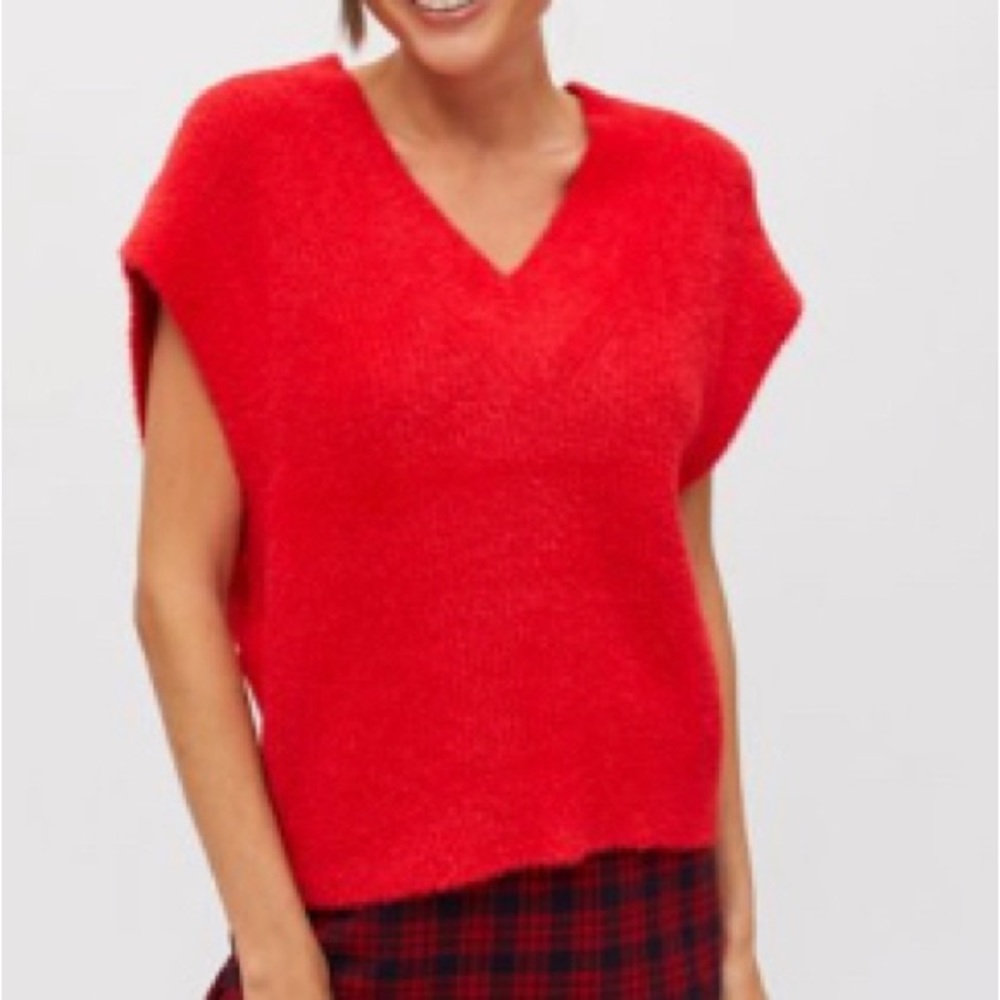 SWEATER VEST